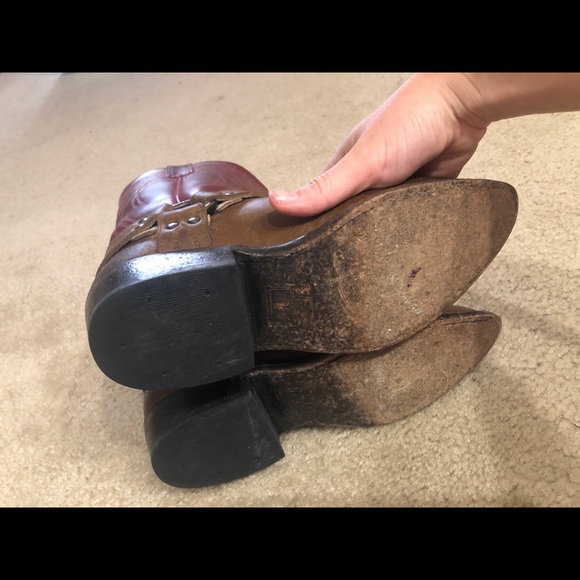 Frye - Picture 4 of 4